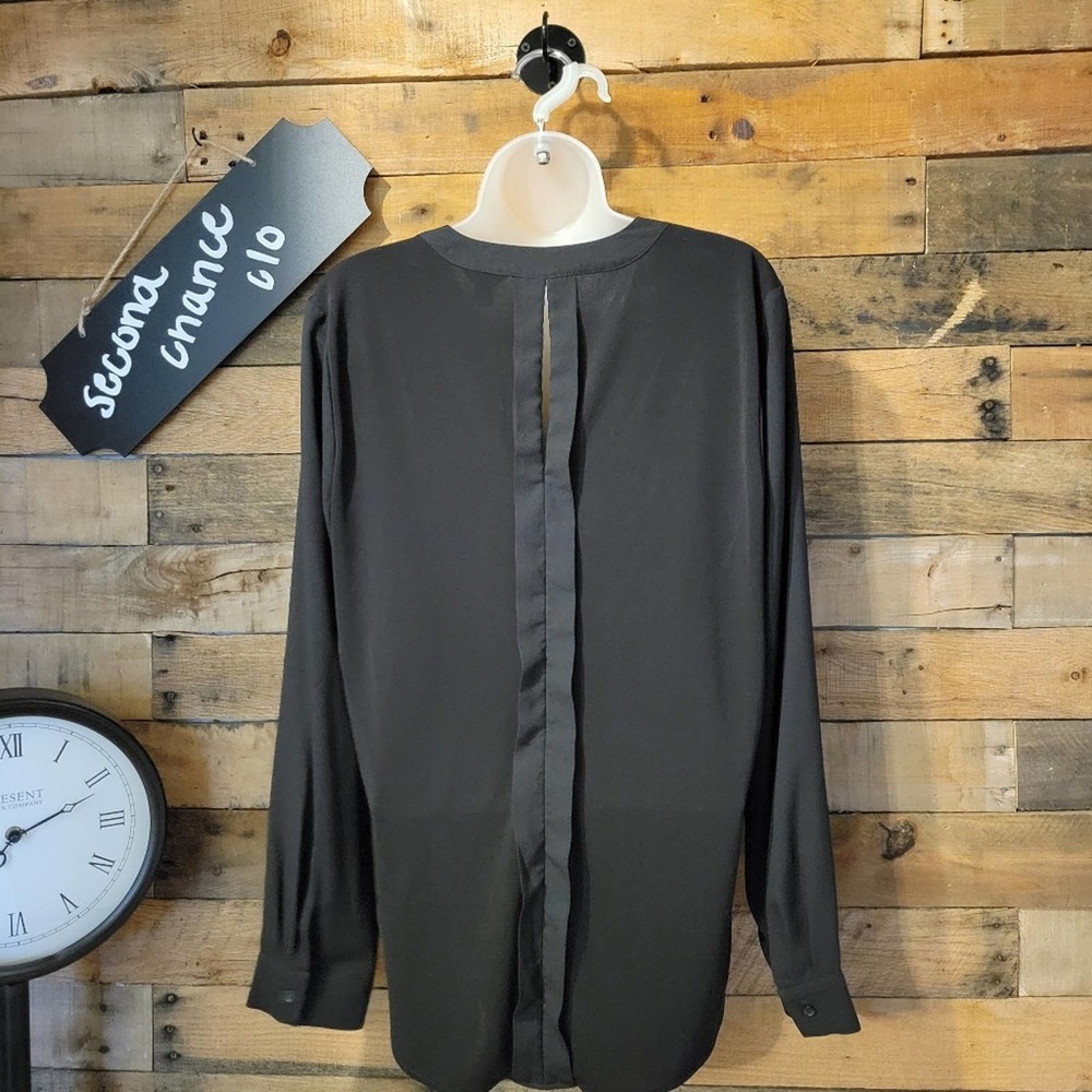 Ann Taylor women's black dress blouse with pleated front size medium - Picture 9 of 11